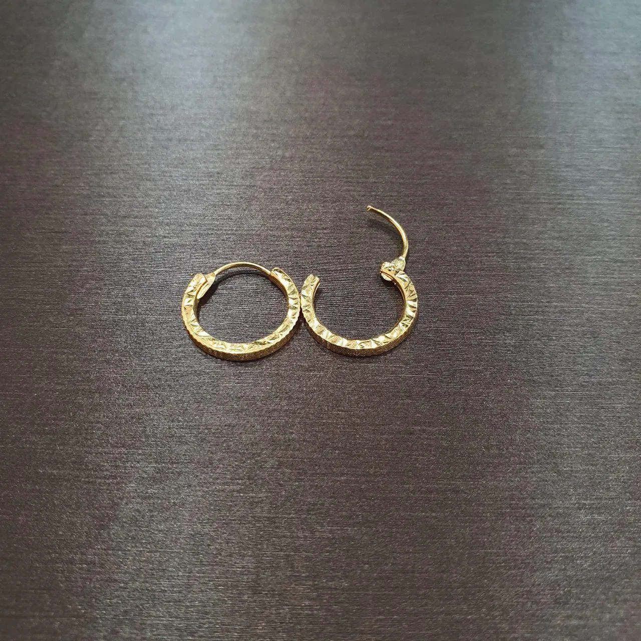 22K / 916 Gold Shiny Cutting Loop Earring