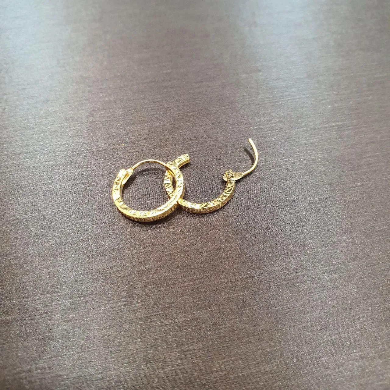 22K / 916 Gold Shiny Cutting Loop Earring