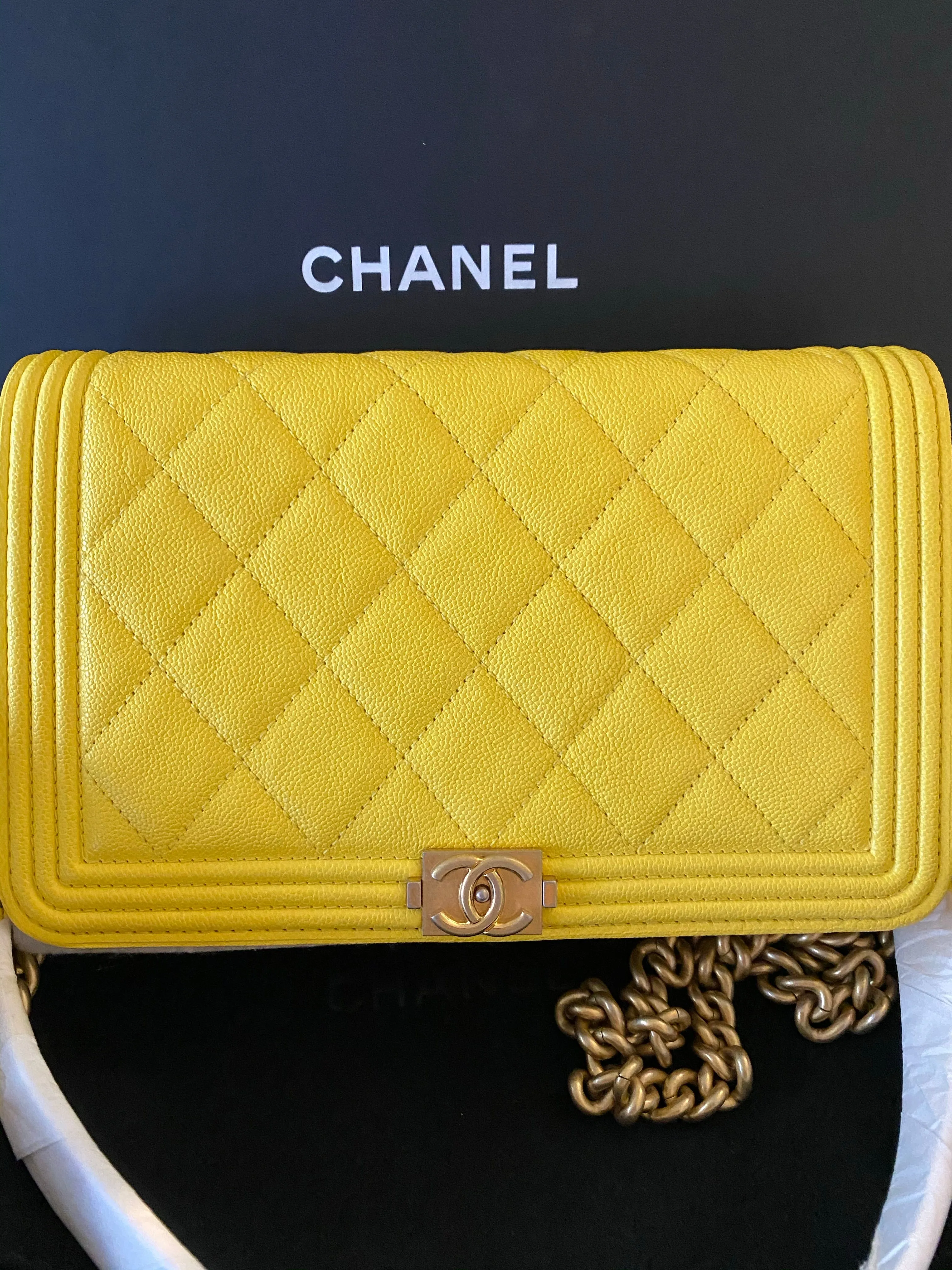 Chanel le boy woc