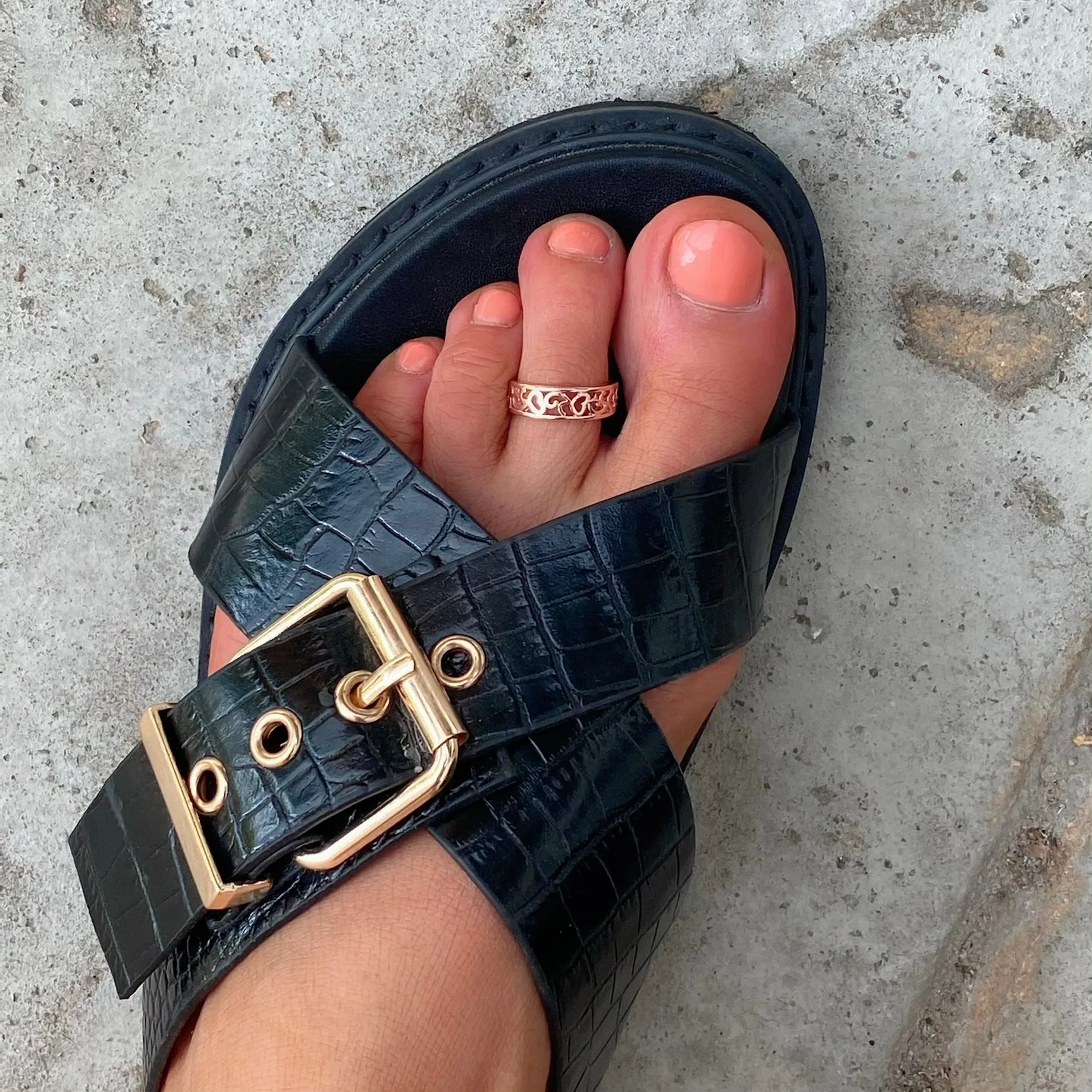 Gypsy Scroll Rose Gold Toe Ring