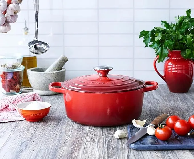 Le Creuset Signature Round Casserole Oven Cerise 24cm 4.2L--- Clearance