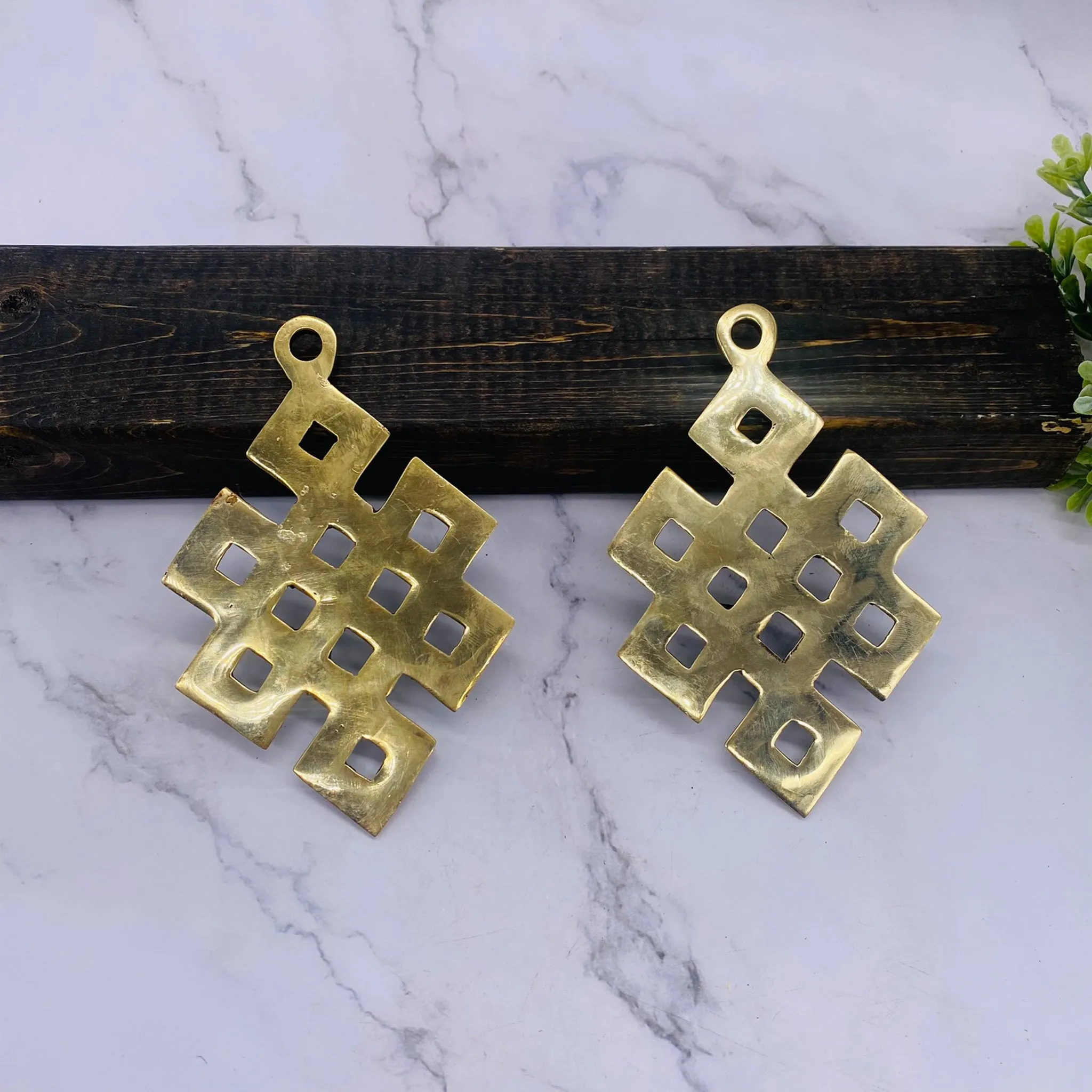 Metal Infinity Hanging, Turquoise Endless Knot Wall Decor, Minimalistic Home Decor, Handmade Wall Hanging, Brass Wall Decor, Good Luck Gifts